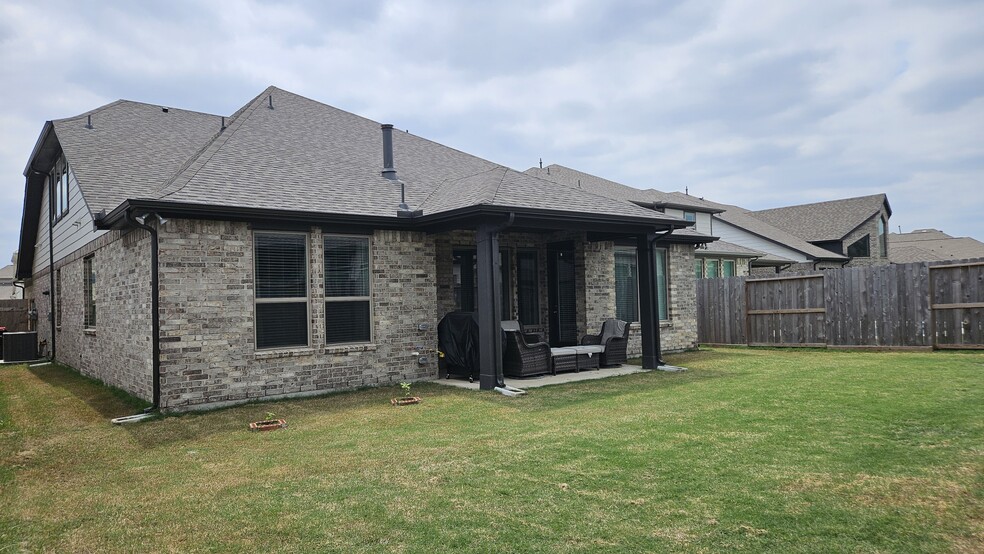 Building Photo - 18218 Bluebird Branch Ln
