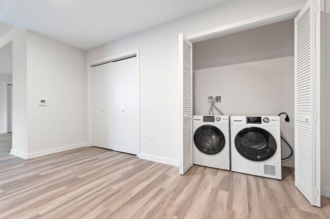 Building Photo - Chic & Modern Retreats: Your Stylish One-B...