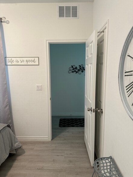 Building Photo - 1229 Ossa St