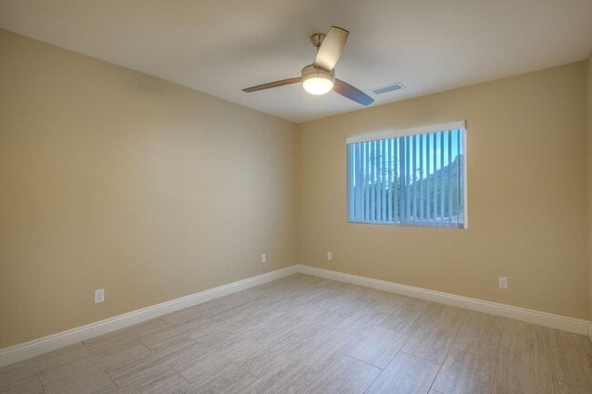 Building Photo - 18261 Sanders Dr