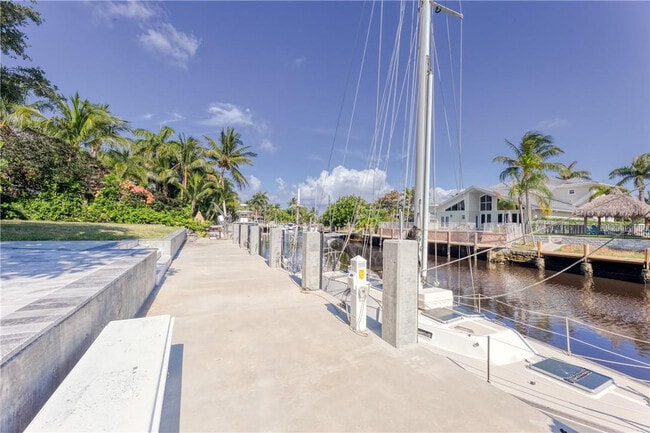 Building Photo - 2680 NE 24th St