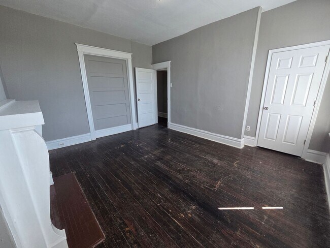 Building Photo - 3129-31 Keokuk St.