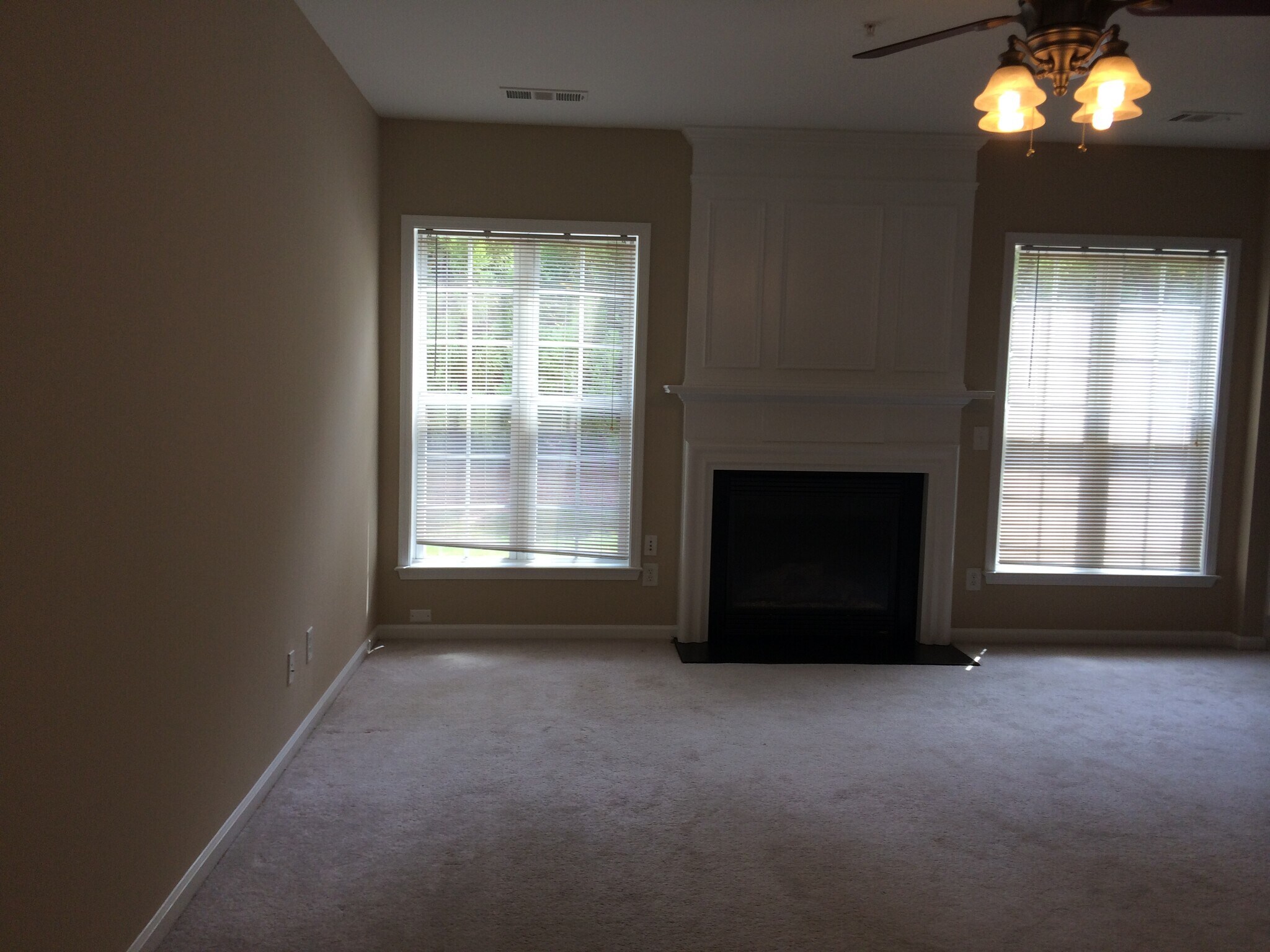 Building Photo - 1384 bellsmith dr