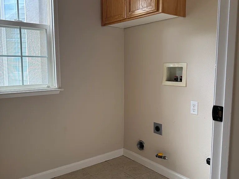 Building Photo - 2591 Frontier Ln