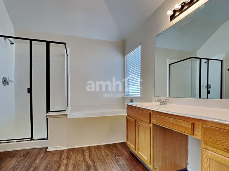 Building Photo - 5400 Redwater Ct