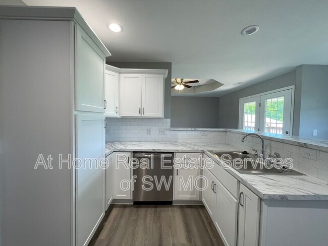 Building Photo - 4048 W Wilderness St