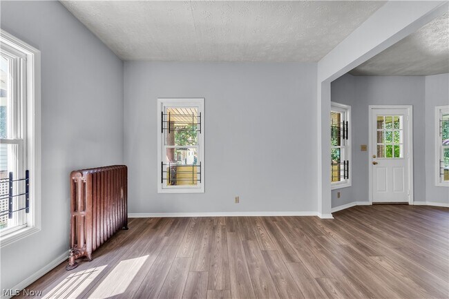 Building Photo - 3103 Ruby Ave