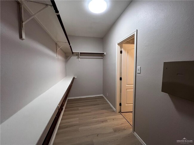 Building Photo - 27 San Sebastian St