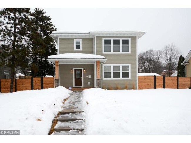 Building Photo - 3221 42nd Ave S