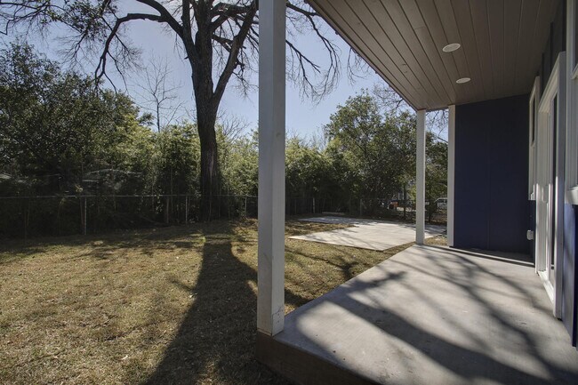 Building Photo - 2913 Rio Grande St