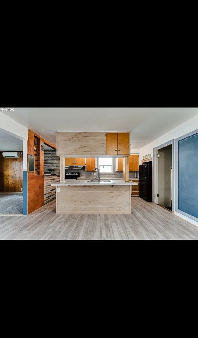 Building Photo - 155 N McKinley St