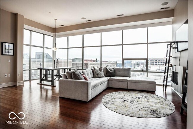 Building Photo - 802 N Meridian St