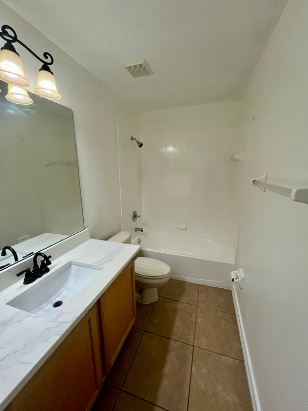 Building Photo - 2320 Stone Abbey Blvd