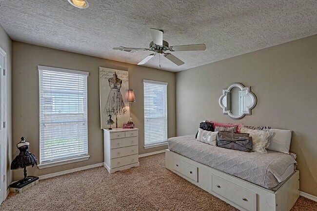 Building Photo - 14605 Ophiuchus Ct