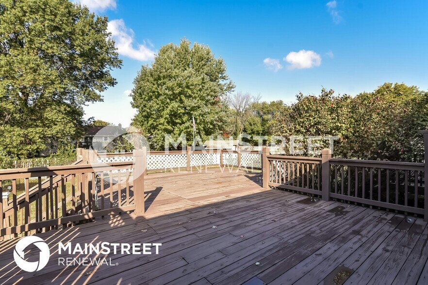 Building Photo - 510 SE Timbercreek Ln