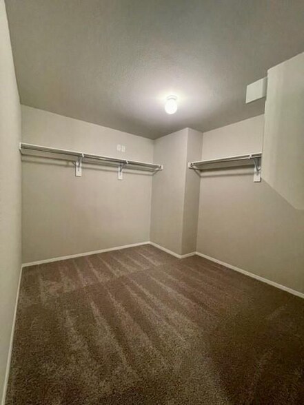 Building Photo - 505 Ashwood St