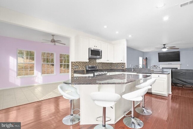 Building Photo - 71 Bismark Dr