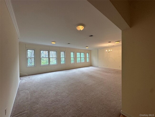 Building Photo - 75 Quaker Ave