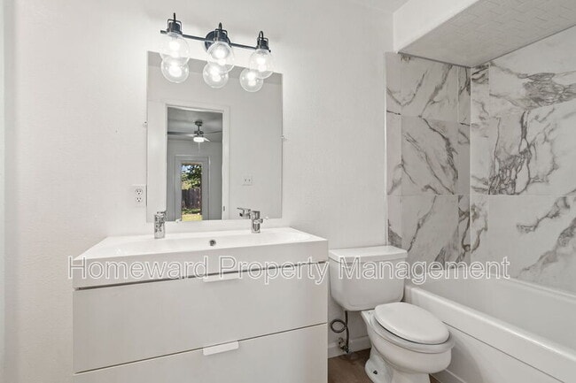 Building Photo - 1401 Landmark Ct