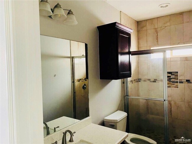 Building Photo - 207 Fig Dr