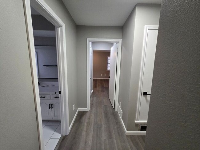 Building Photo - 2012 Ebbtide Ln