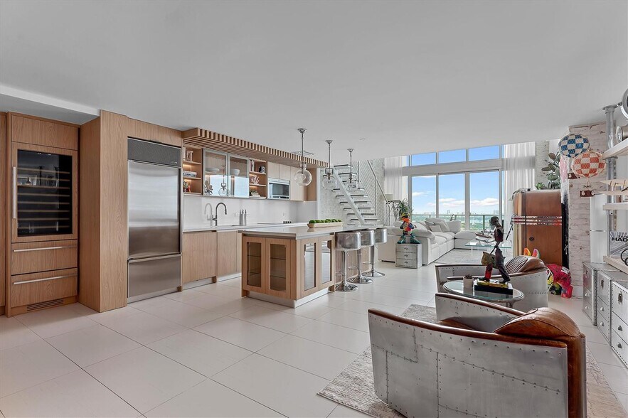 Building Photo - 1040 Biscayne Blvd