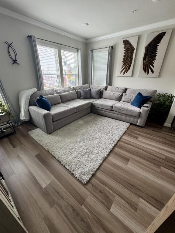 Building Photo - 211 Narrowleaf Way