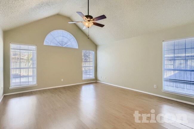 Building Photo - 612 W Andersonville Ln