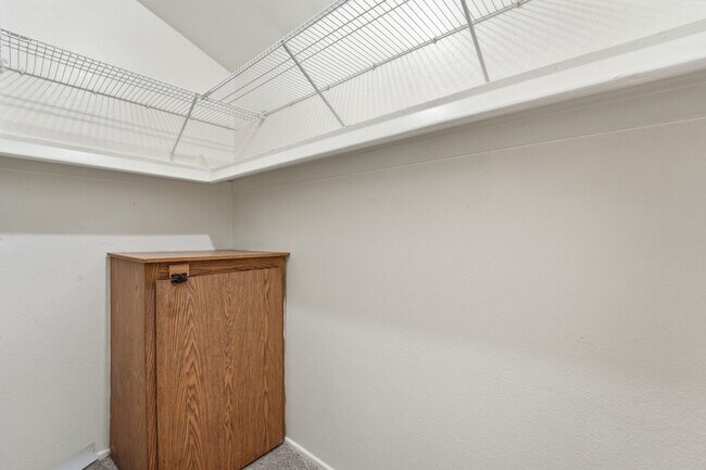 Building Photo - Beautifully maintained 3-bedroom, 2.5-bath Condo in the heart of Phoenix!