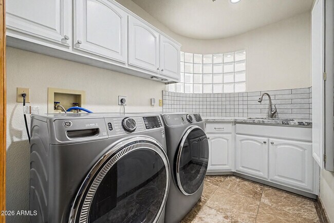Building Photo - 5812 W Del Lago Cir