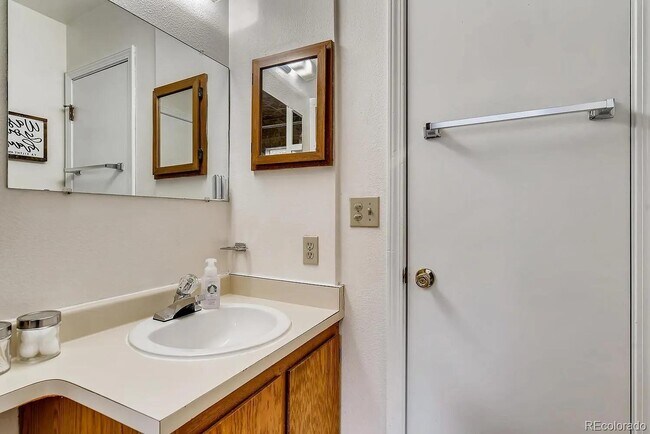 Building Photo - 2740 Nightstar Ct