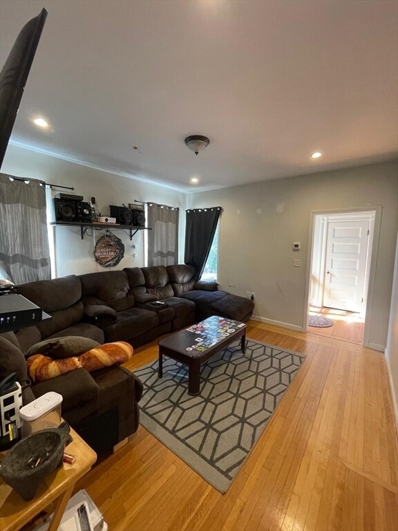 Building Photo - 28 Thornley St