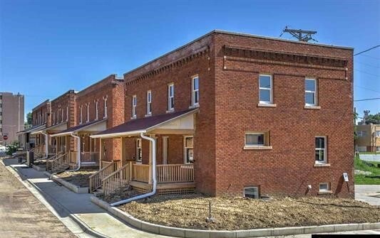 Building Photo - 658 S 26th Ave