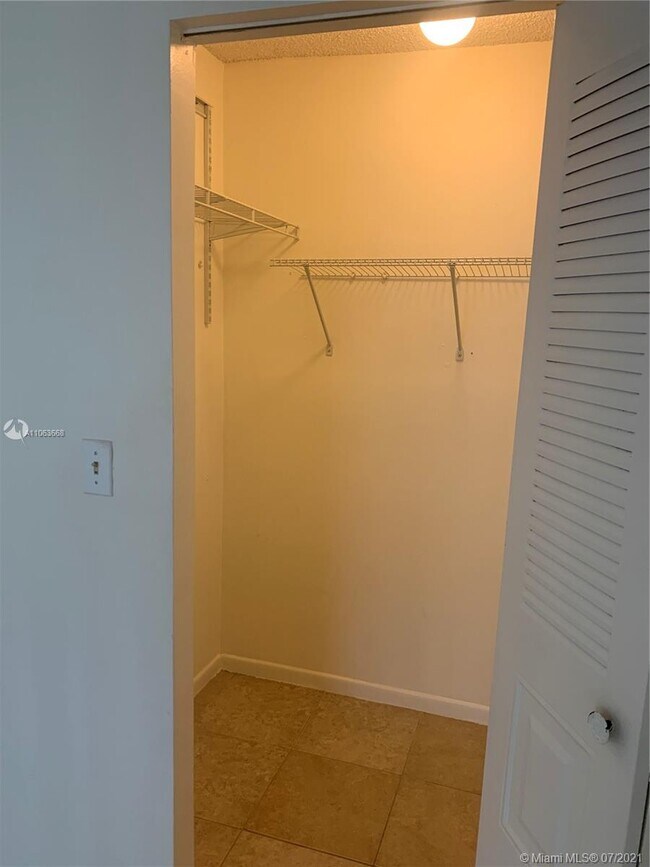 Building Photo - 8261 SW 128th St