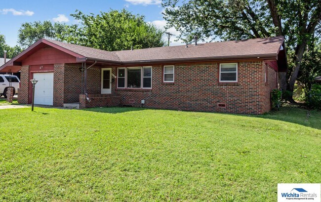 Building Photo - 8125 E Zimmerly St