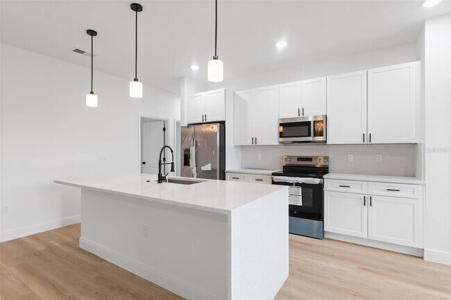 Building Photo - 15775 SW 46th Cir