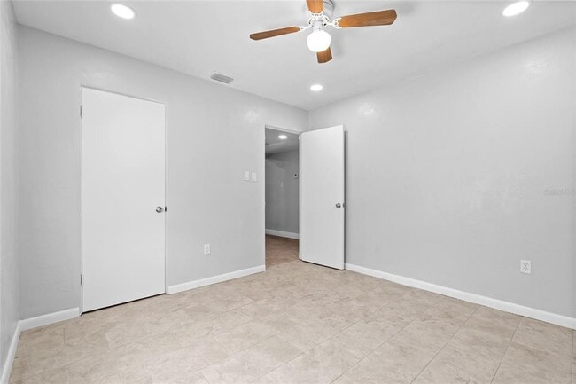Building Photo - 308 38th St S