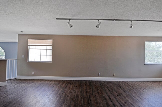 Building Photo - 12522 NW 18th Manor