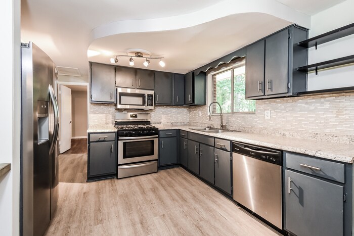 Building Photo - 2116 Terry Ln