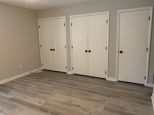 Building Photo - 5302