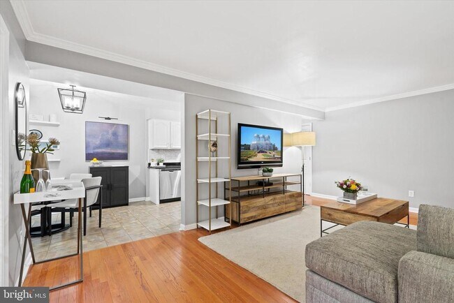 Building Photo - 3332 Spring Ln