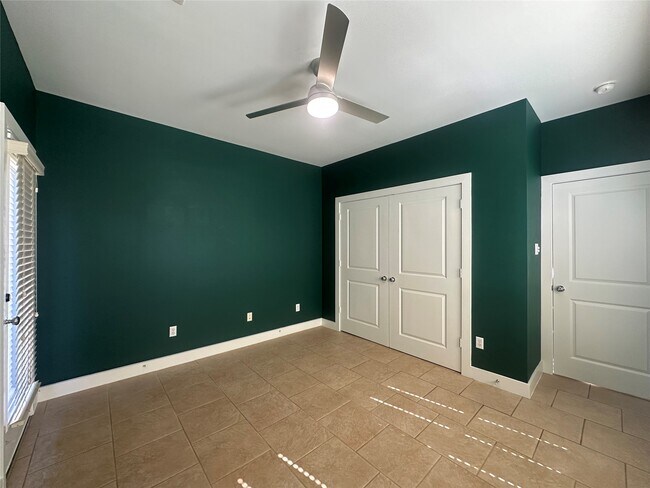 Building Photo - 1715 W 24th St