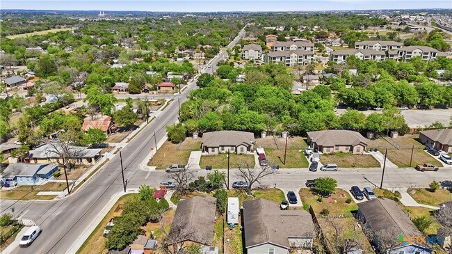Building Photo - 107 Rosedale Ave