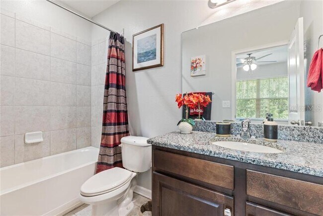 Building Photo - 1117 Hillhurst Dr