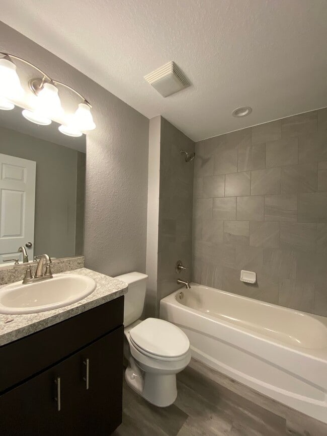 Building Photo - Beautiful Home in Marion Oaks- 3/2/2 **WON"T LAST**