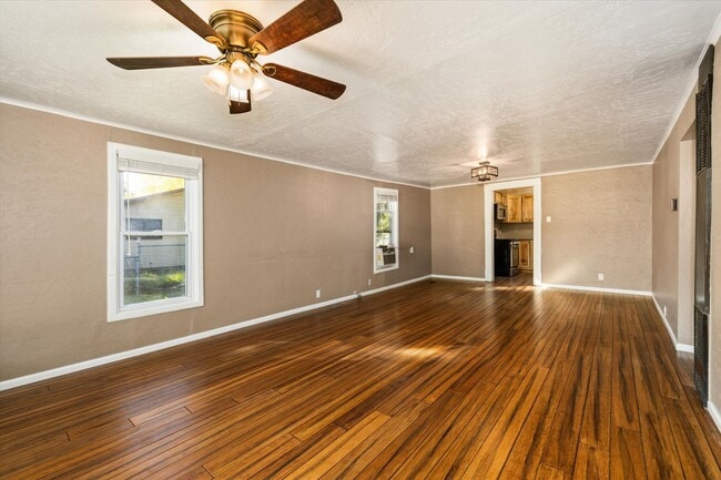 Building Photo - Charming Country Home on 1 Acre – 2 Bed, 1...