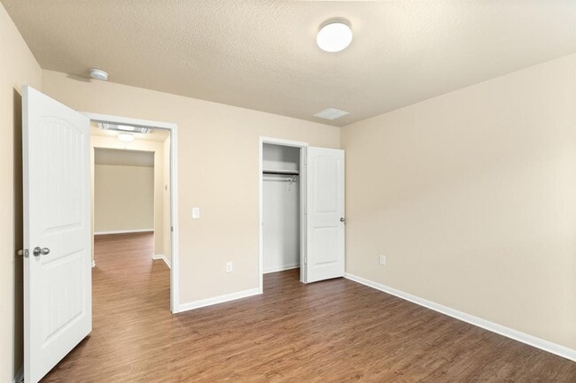 Building Photo - 609 Topaz Ln