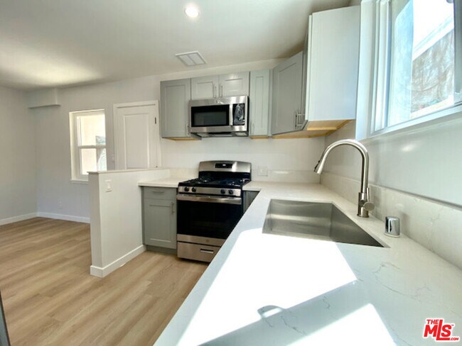 Building Photo - 11700 Dorothy St