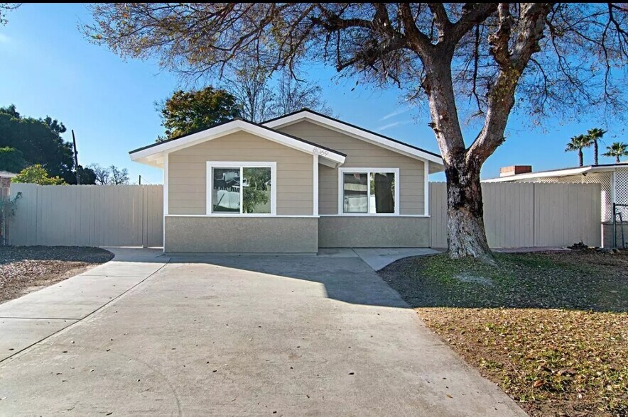 Building Photo - 8069 Darryl St