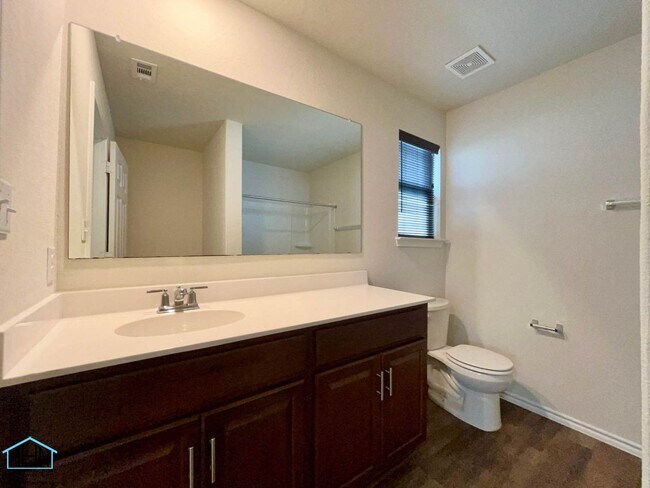 Building Photo - 6318 Sycamore Run
